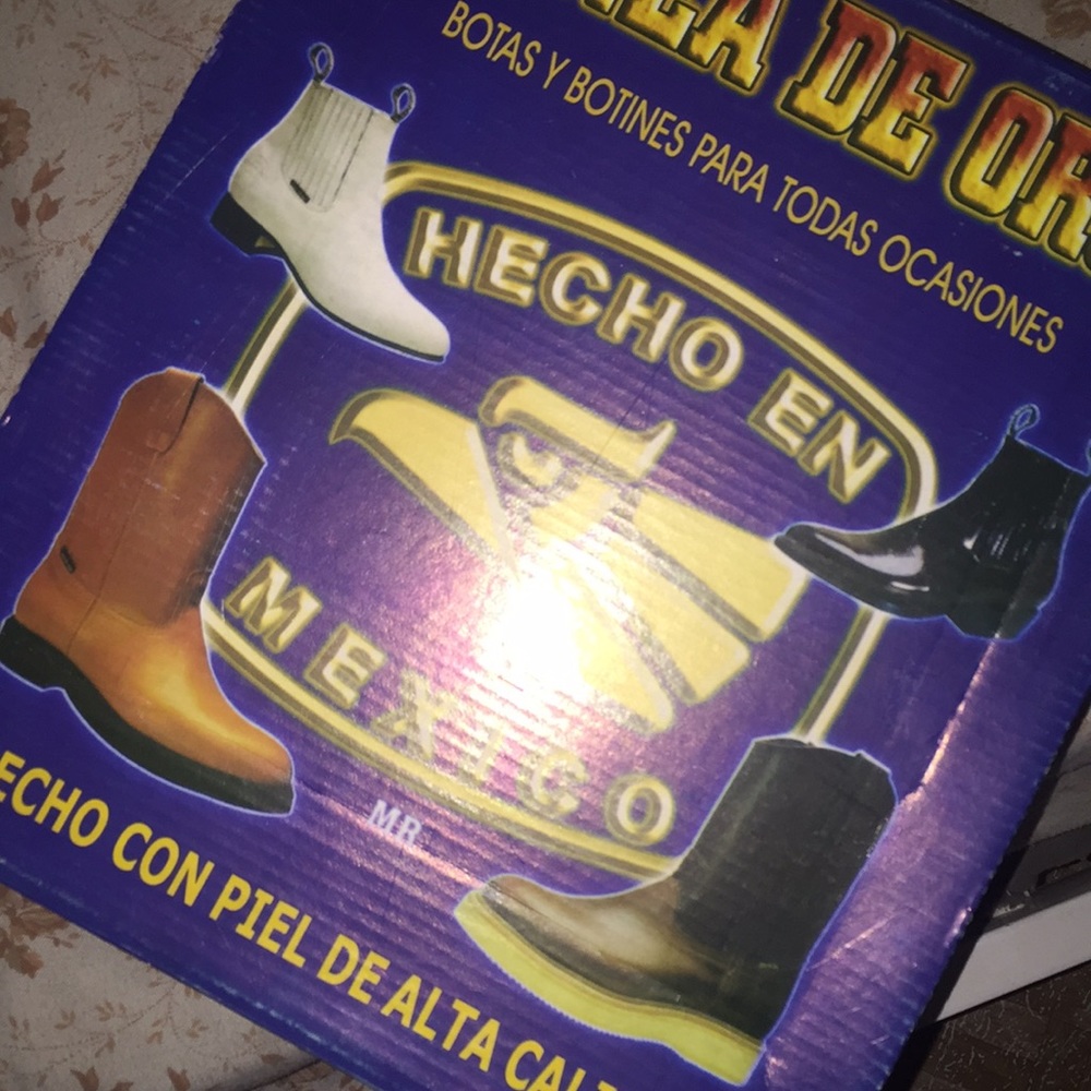 Linea De Oro leather boots